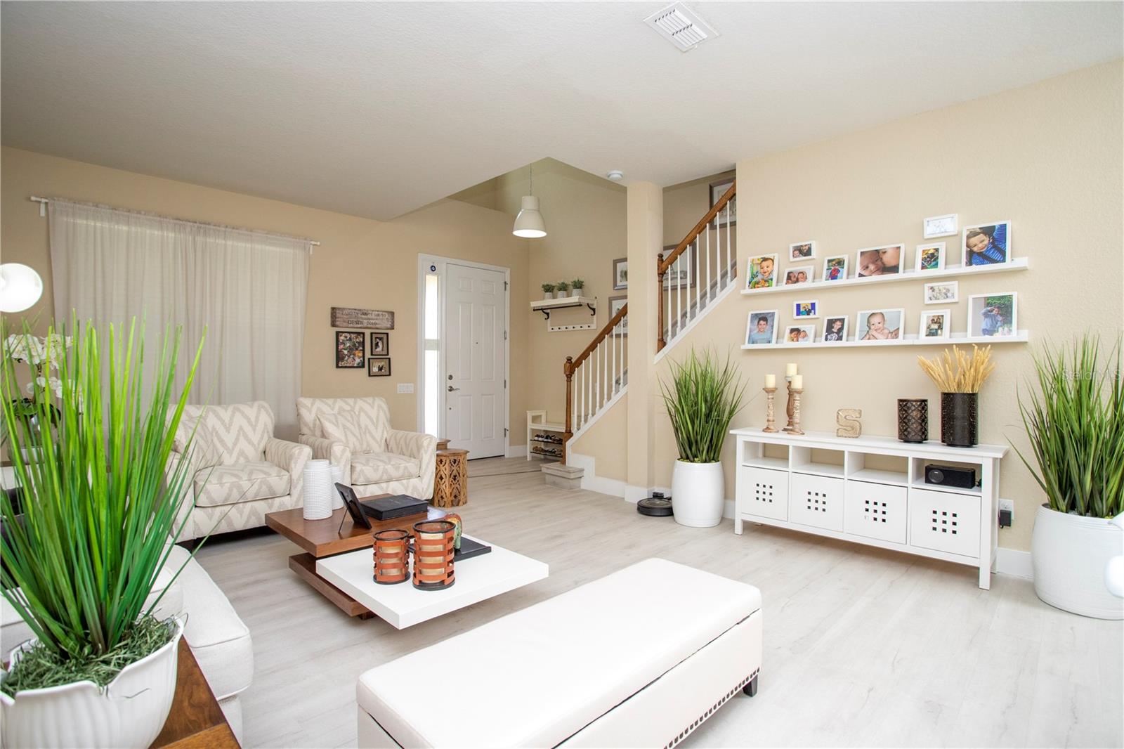 VILLAGEWALK/LK NONAB - Residential