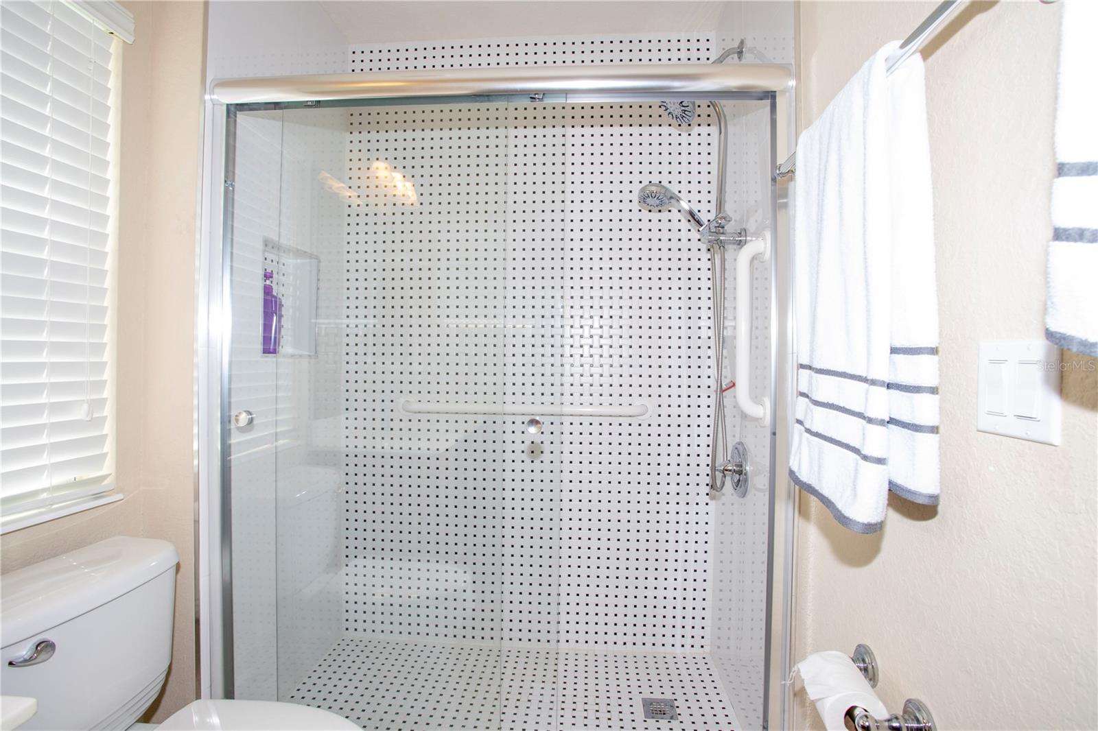 VILLAGEWALK/LK NONAB - Residential