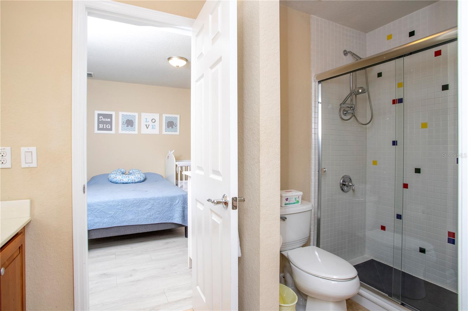 VILLAGEWALK/LK NONAB - Residential