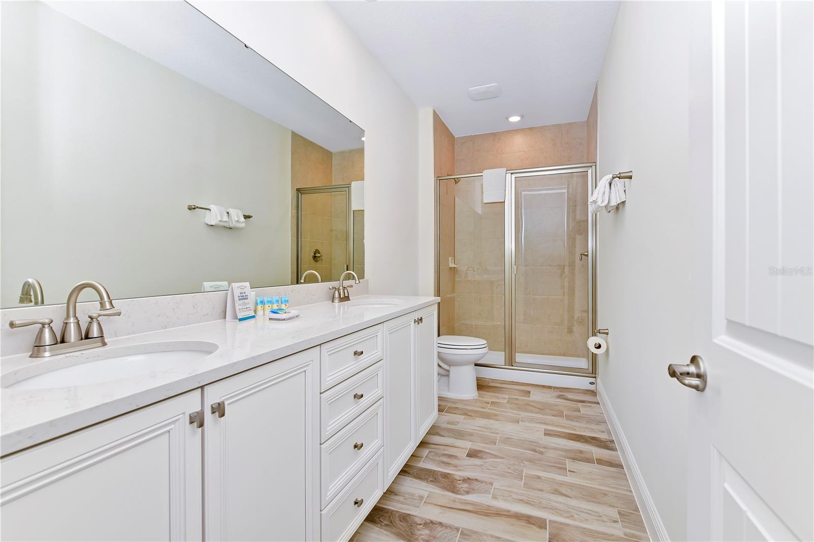 ROLLING OAKS PH 7 - Residential Lease