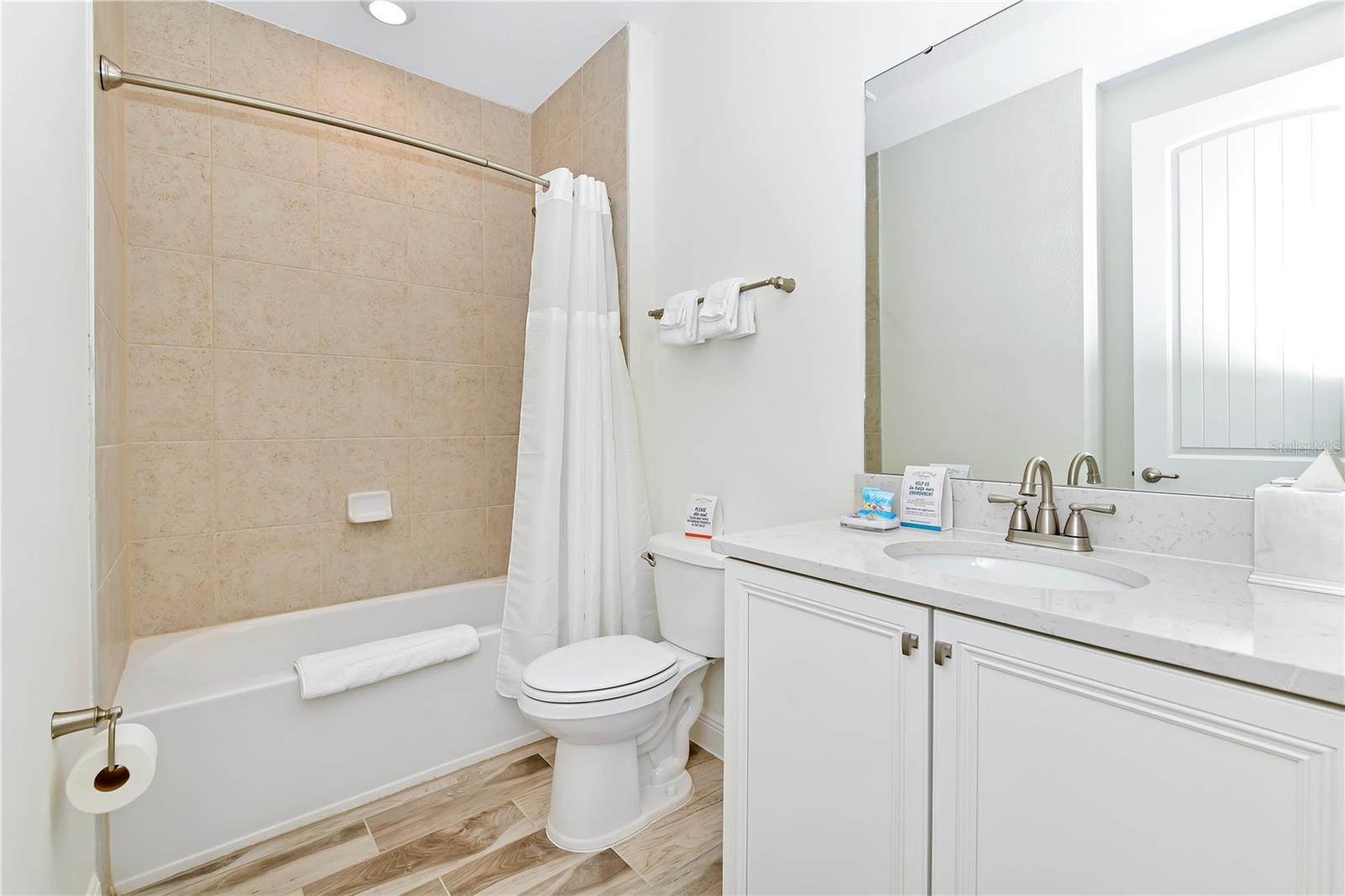 ROLLING OAKS PH 7 - Residential Lease