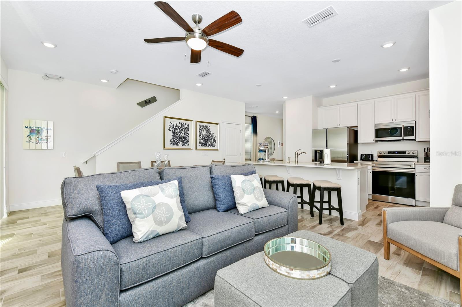 ROLLING OAKS PH 7 - Residential Lease