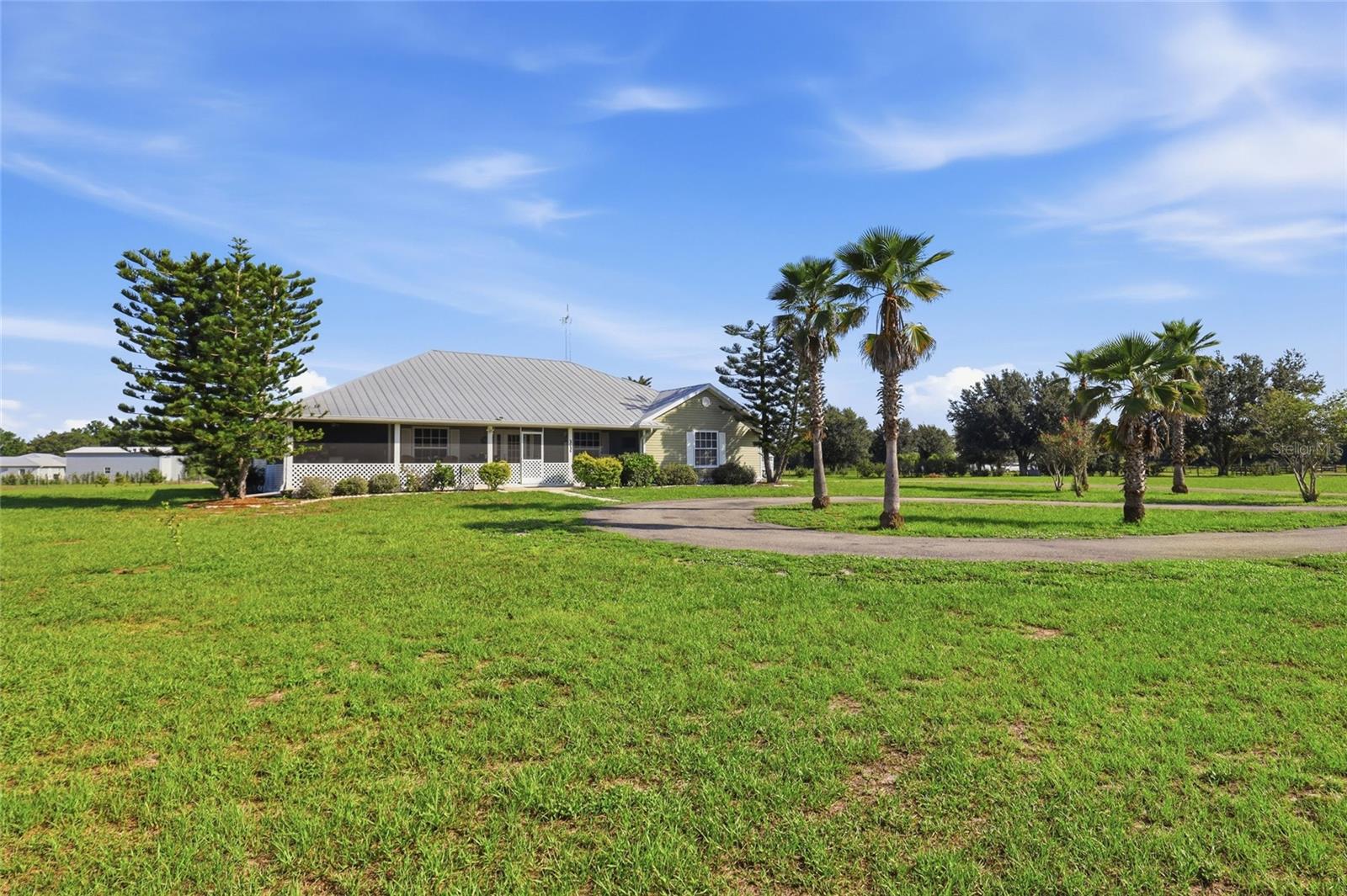 1277 SW EAST CREEK TRAIL