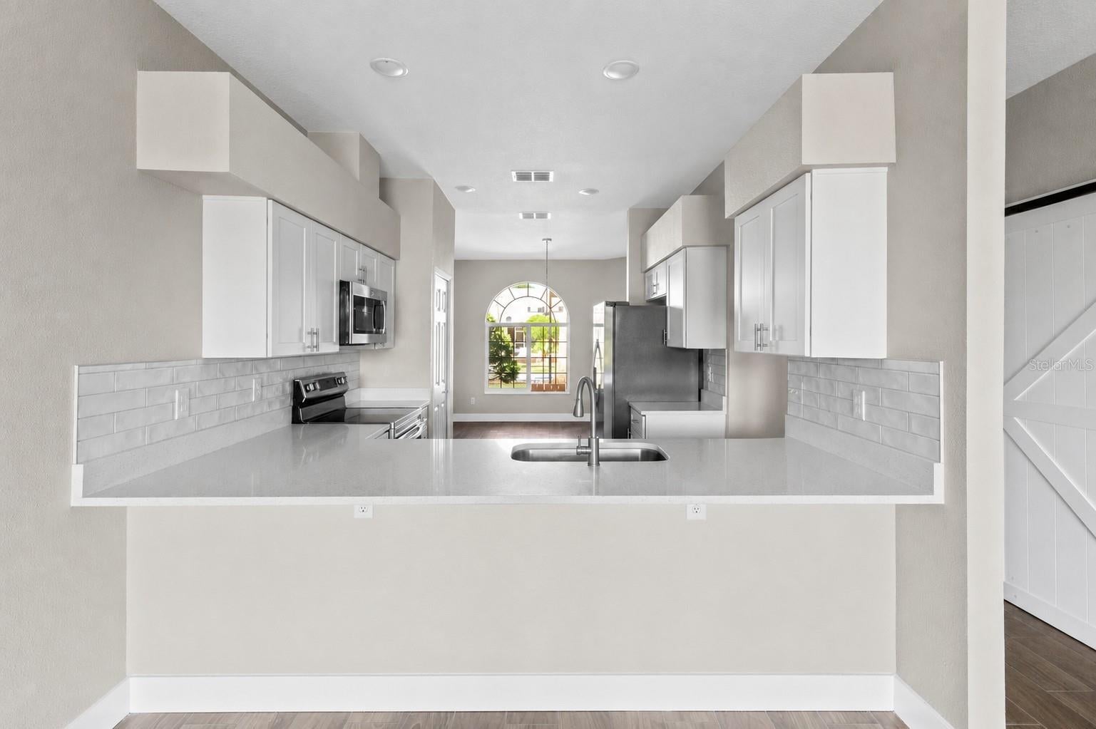 Search 4 183 CLUB VILLAS LANE