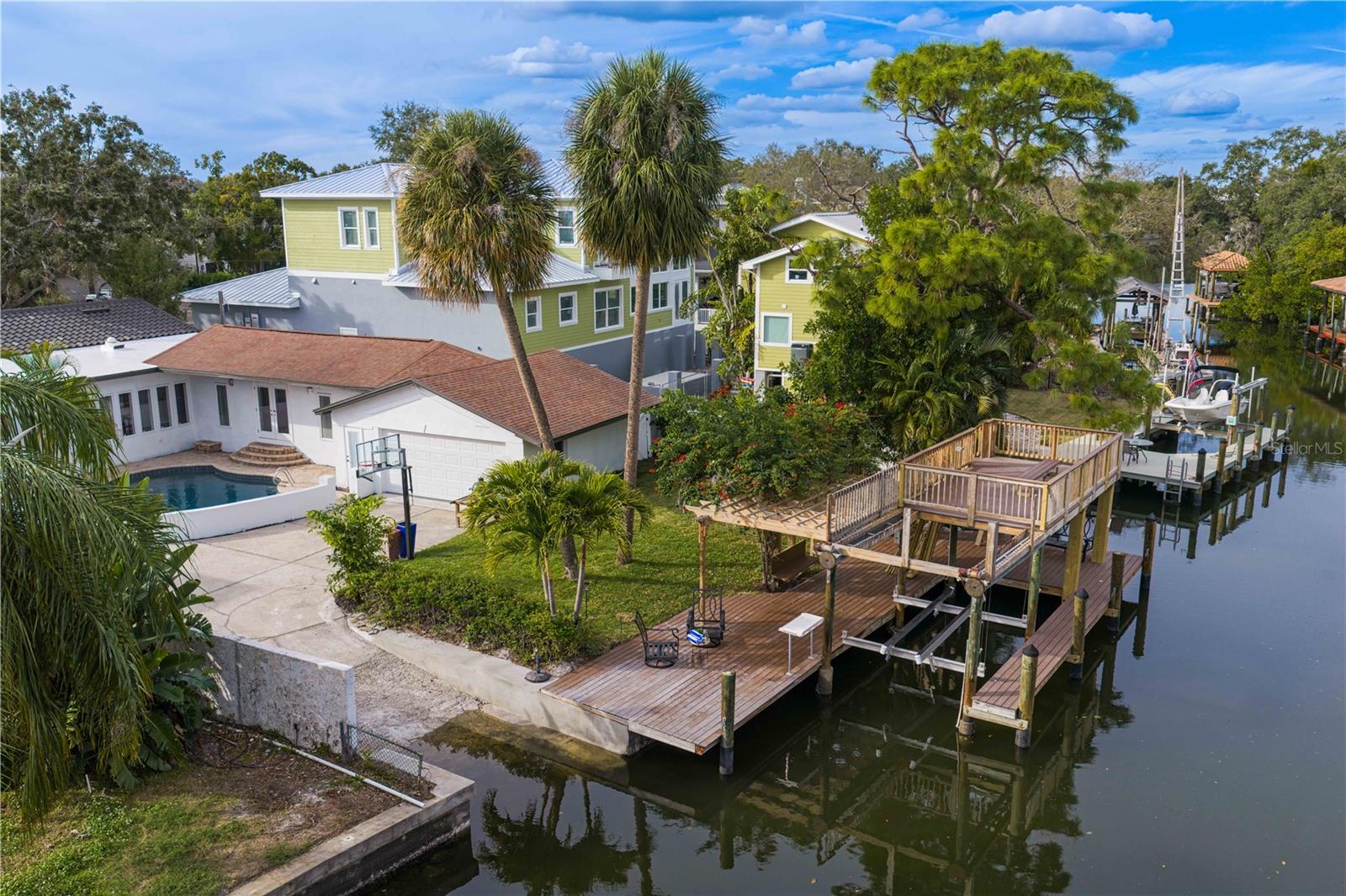 SUNSET PARK - Residential Lease