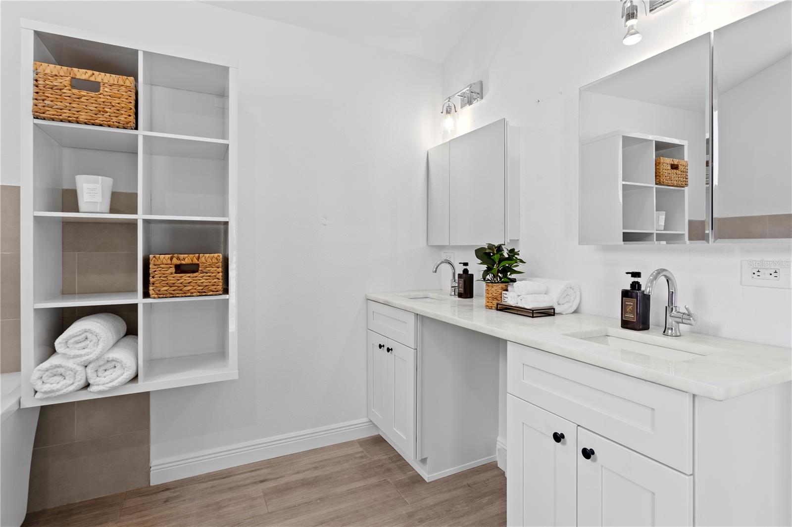 SUNSET PARK - Residential Lease