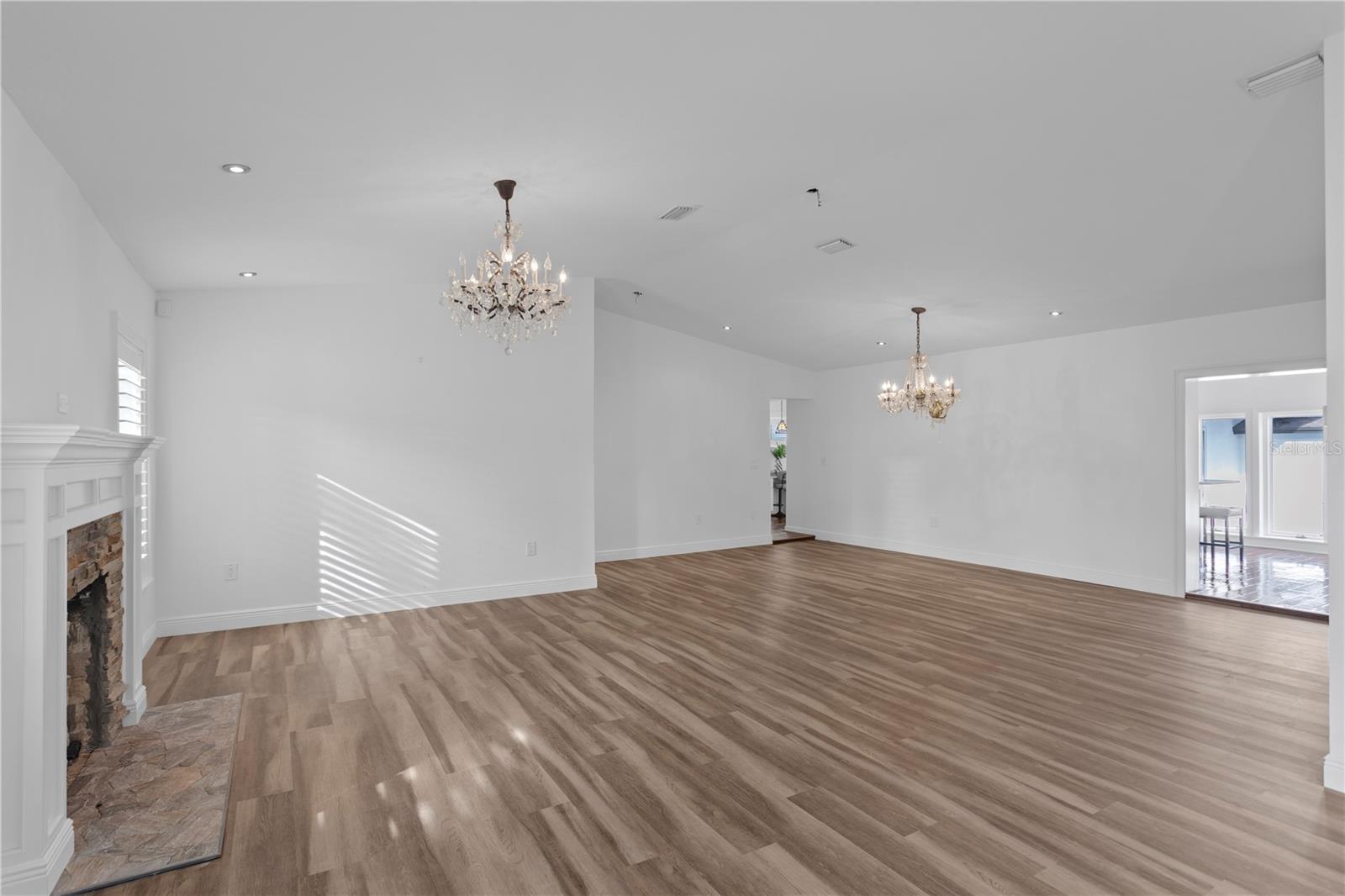 SUNSET PARK - Residential Lease