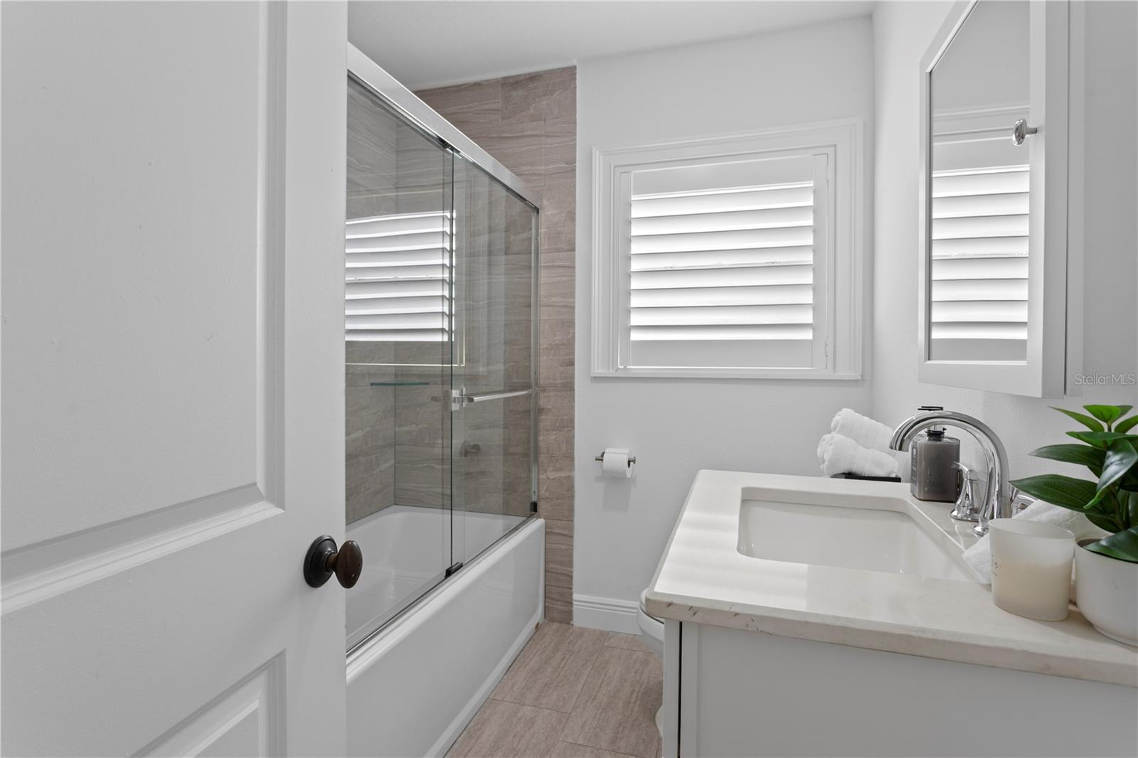 SUNSET PARK - Residential Lease