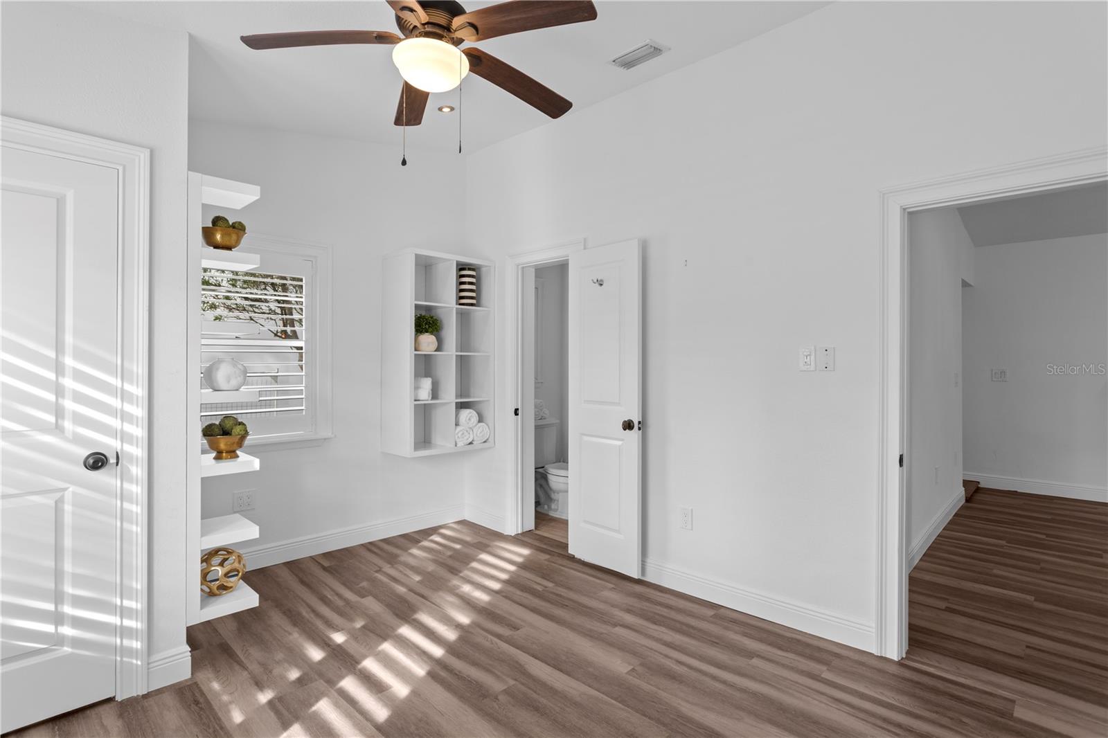 SUNSET PARK - Residential Lease