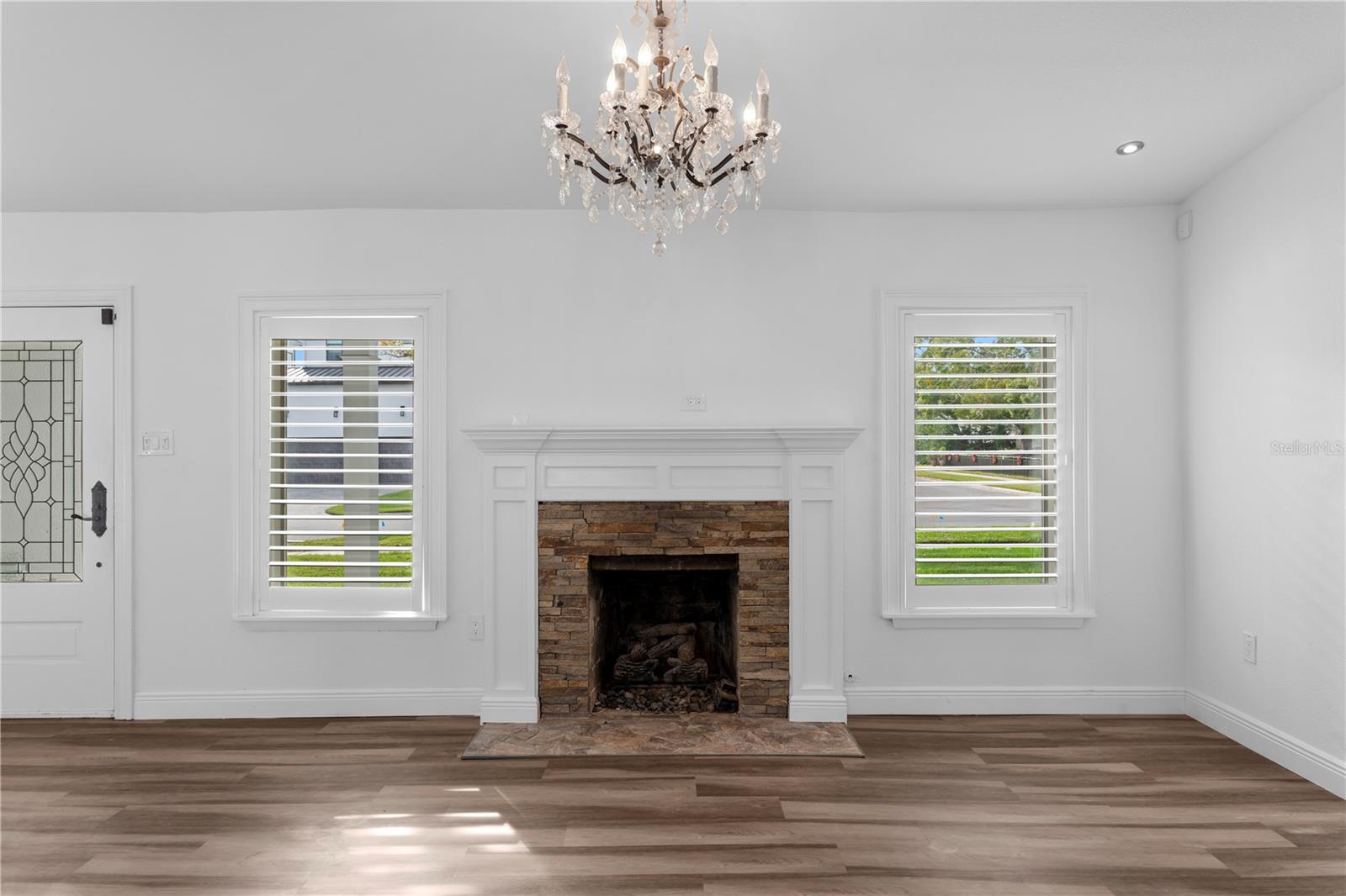 SUNSET PARK - Residential Lease