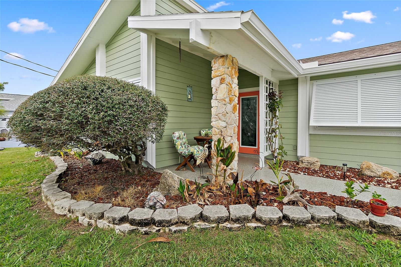 8 CORNING COURT