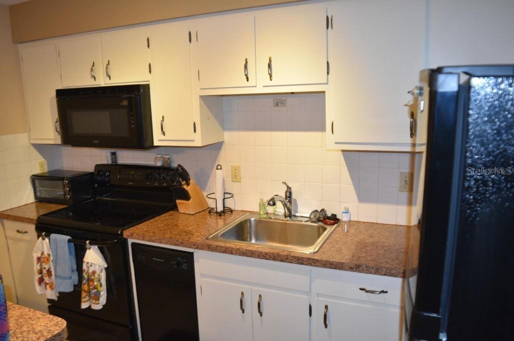 TAHITIAN GARDENS CONDO - Residential Lease