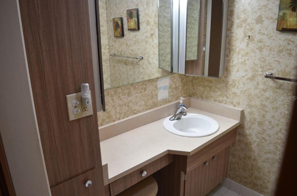 TAHITIAN GARDENS CONDO - Residential Lease