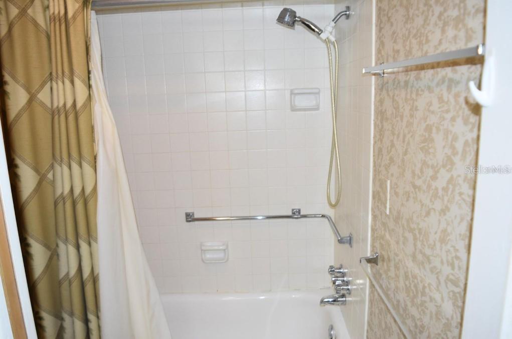 TAHITIAN GARDENS CONDO - Residential Lease