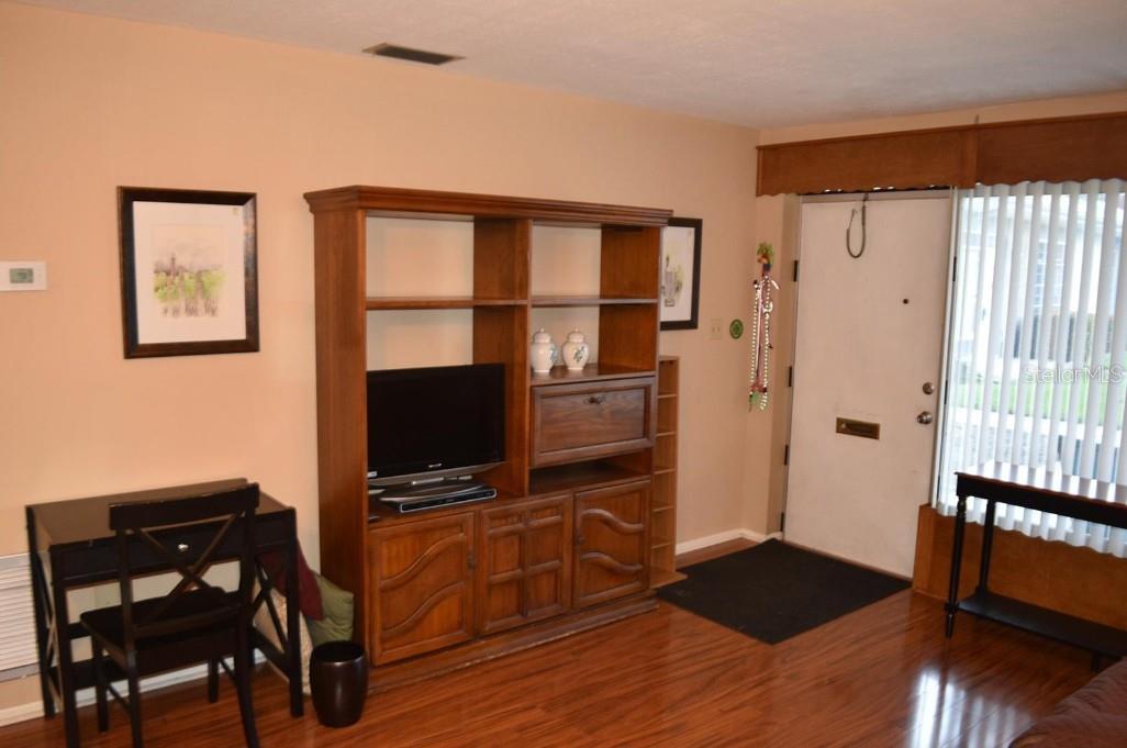 TAHITIAN GARDENS CONDO - Residential Lease