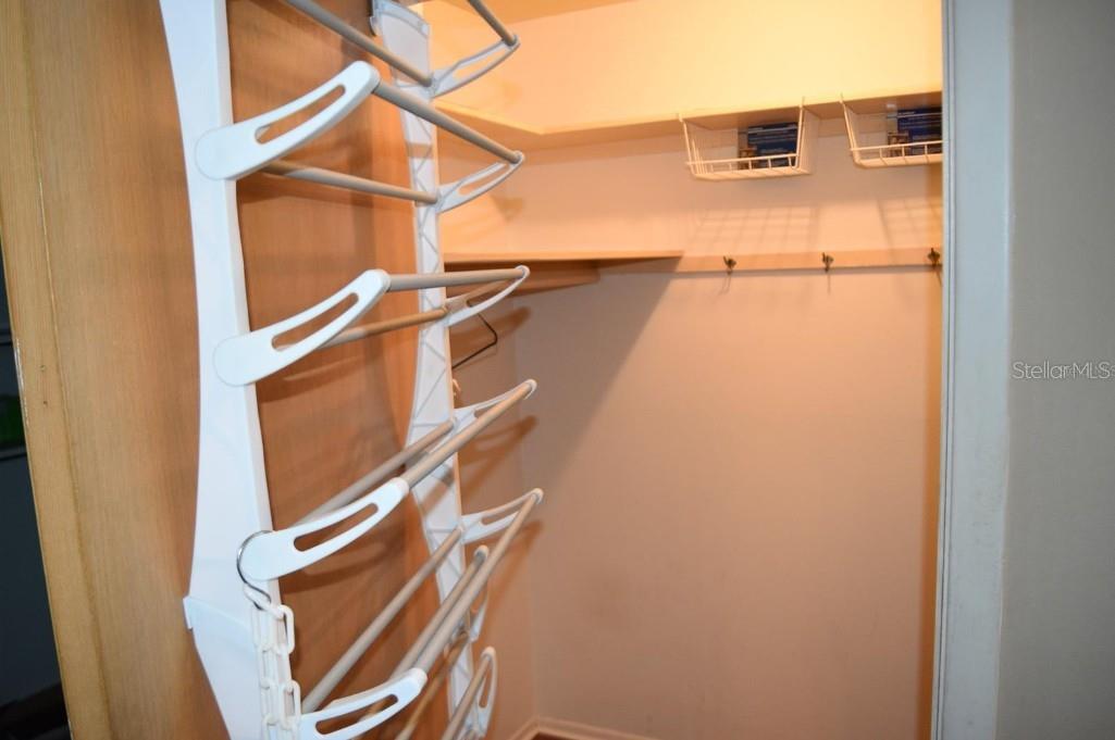 TAHITIAN GARDENS CONDO - Residential Lease