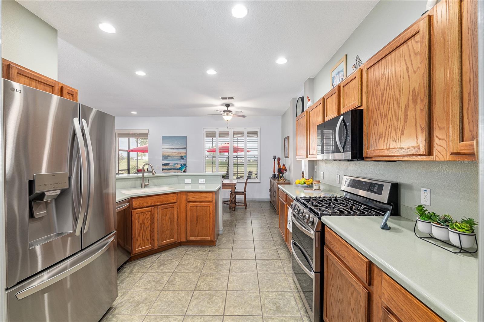 ON TOP OF THE WORLD - Residential