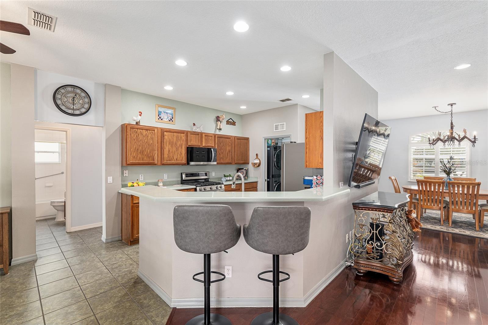 ON TOP OF THE WORLD - Residential