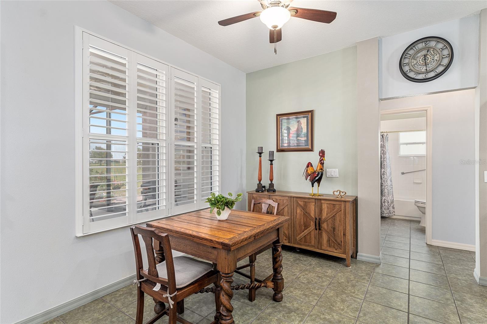 ON TOP OF THE WORLD - Residential