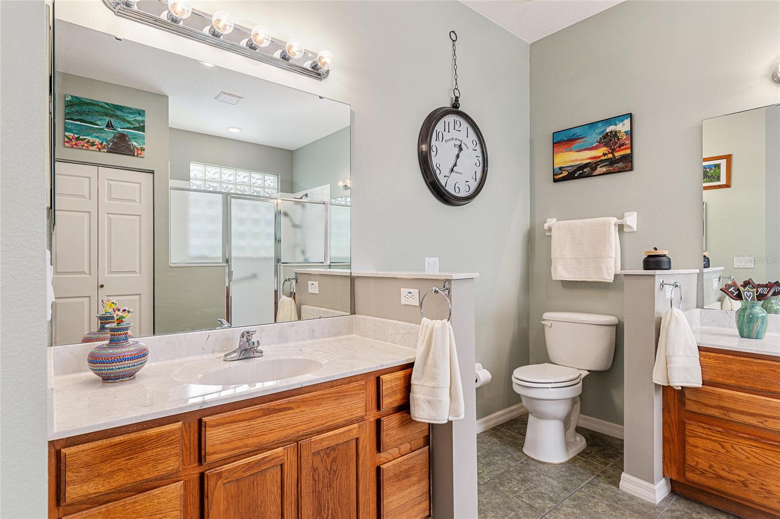 ON TOP OF THE WORLD - Residential