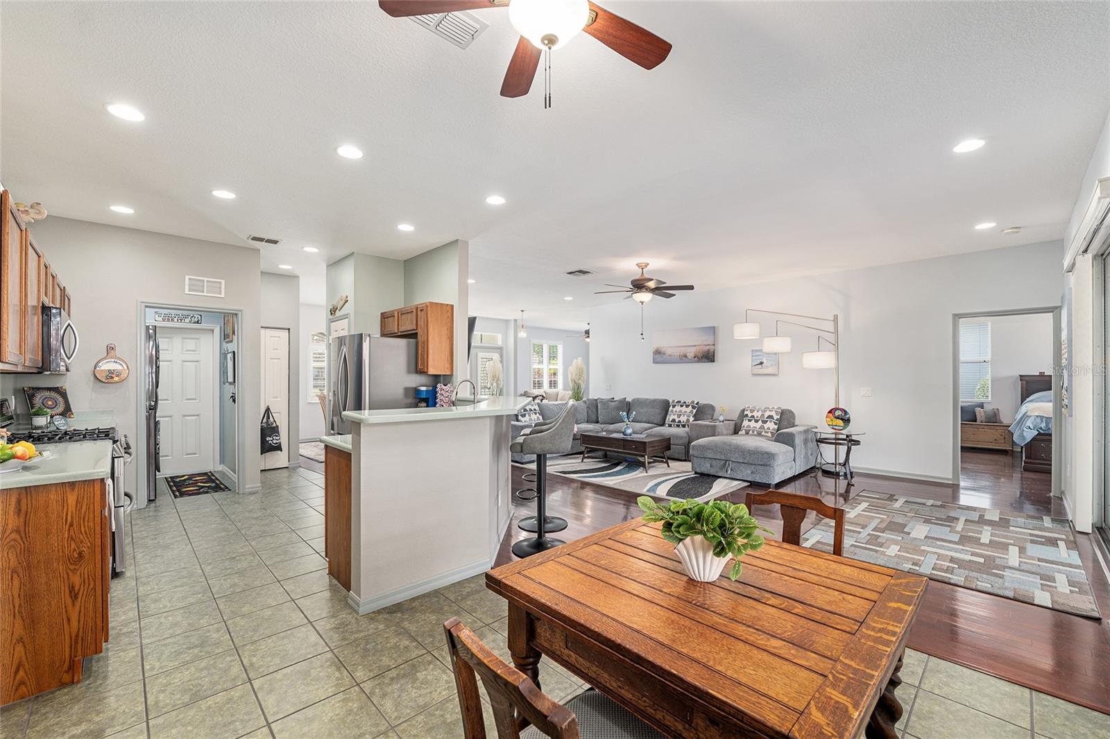 ON TOP OF THE WORLD - Residential