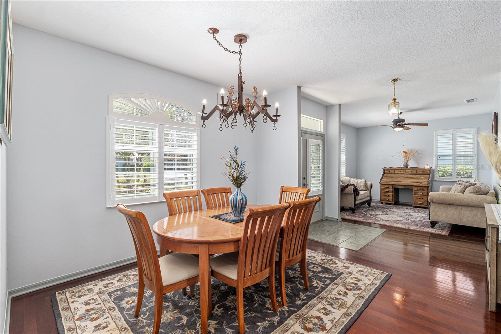 ON TOP OF THE WORLD - Residential