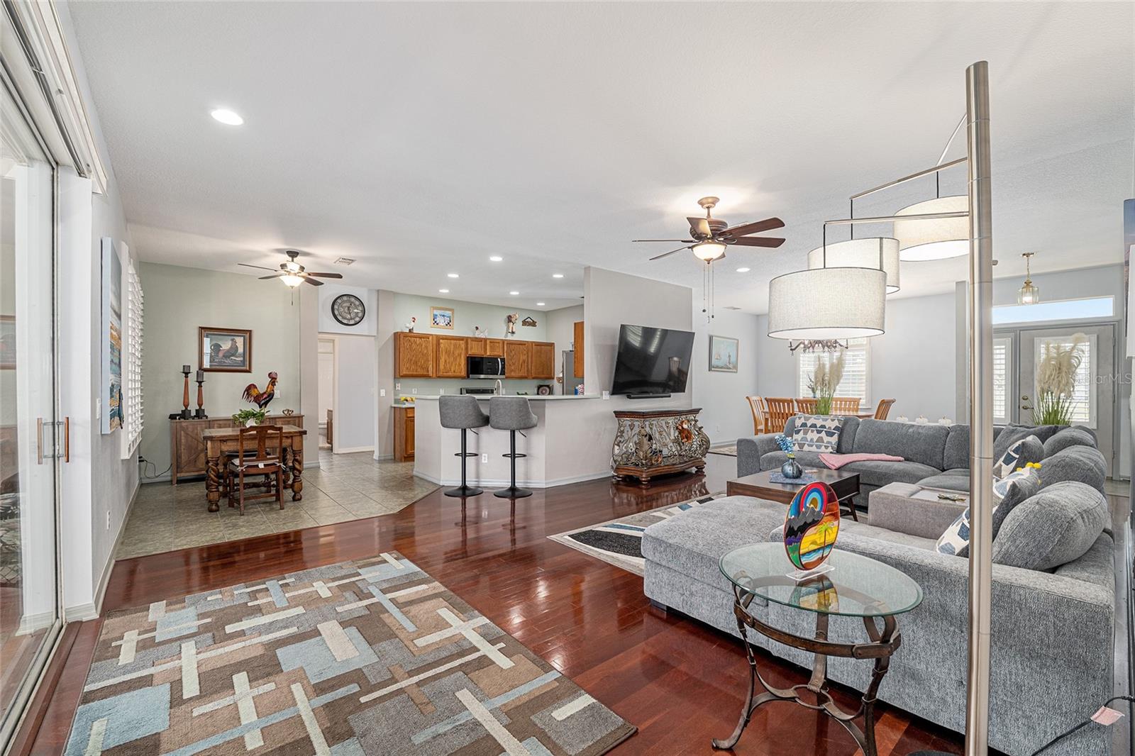 ON TOP OF THE WORLD - Residential