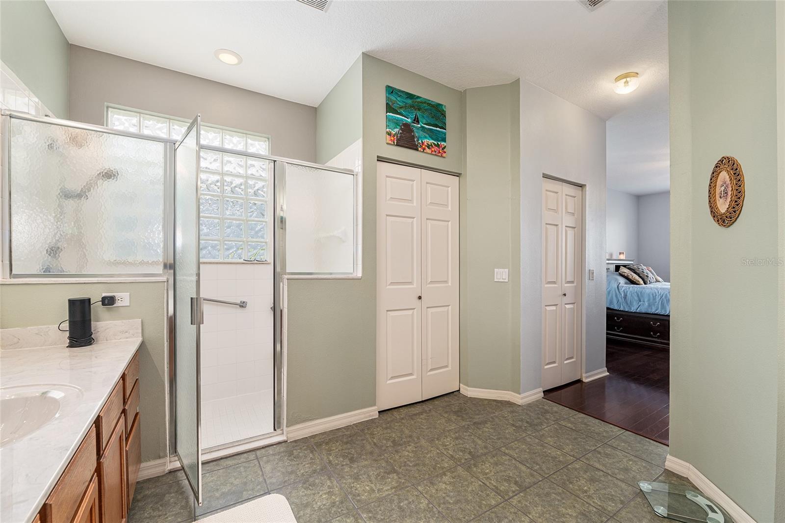 ON TOP OF THE WORLD - Residential