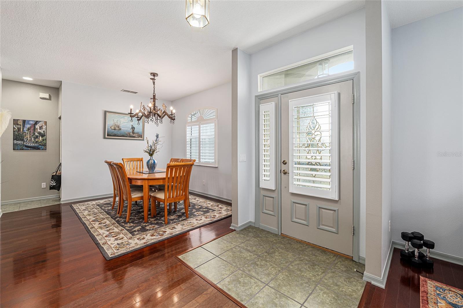 ON TOP OF THE WORLD - Residential