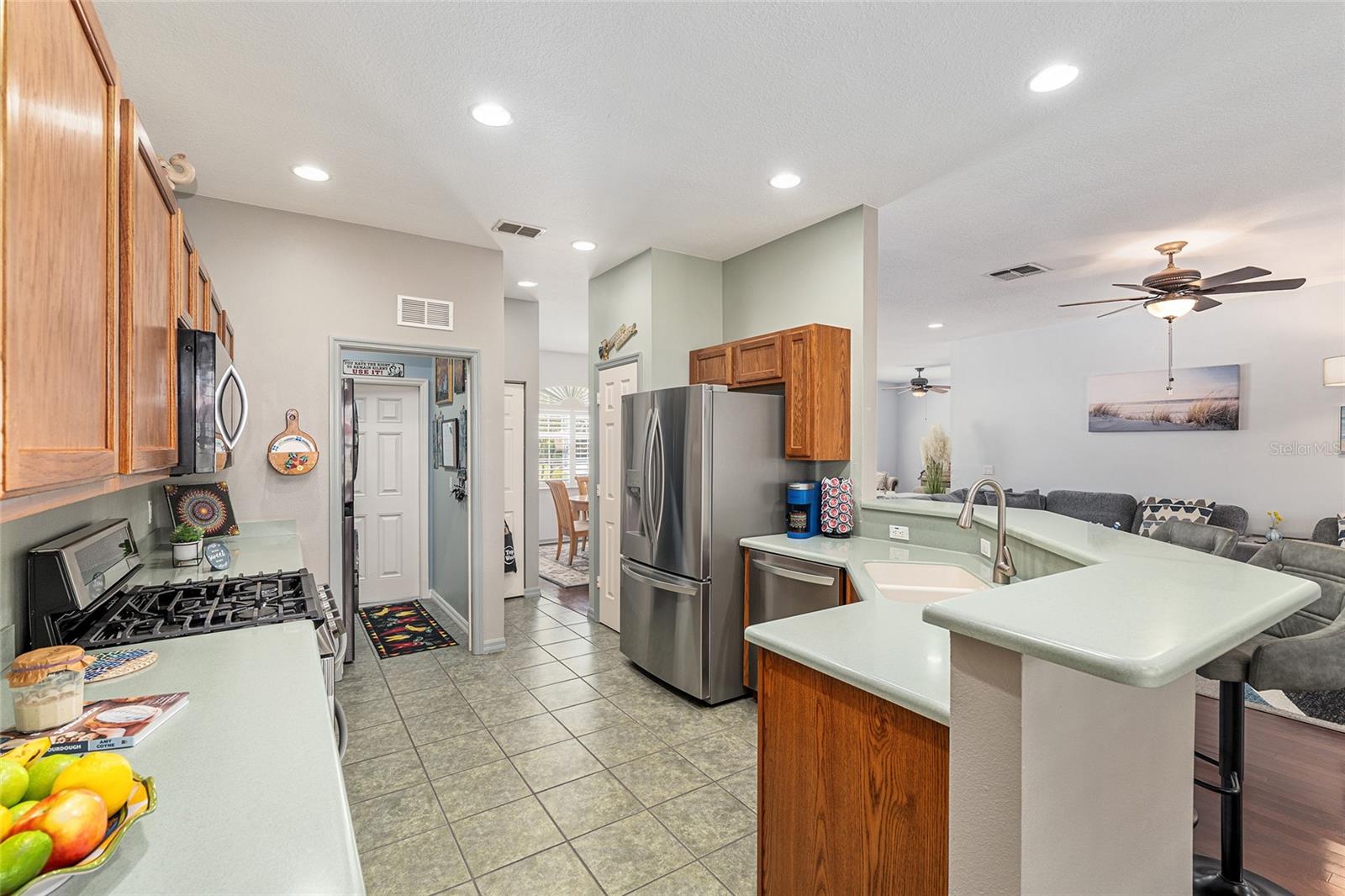 ON TOP OF THE WORLD - Residential