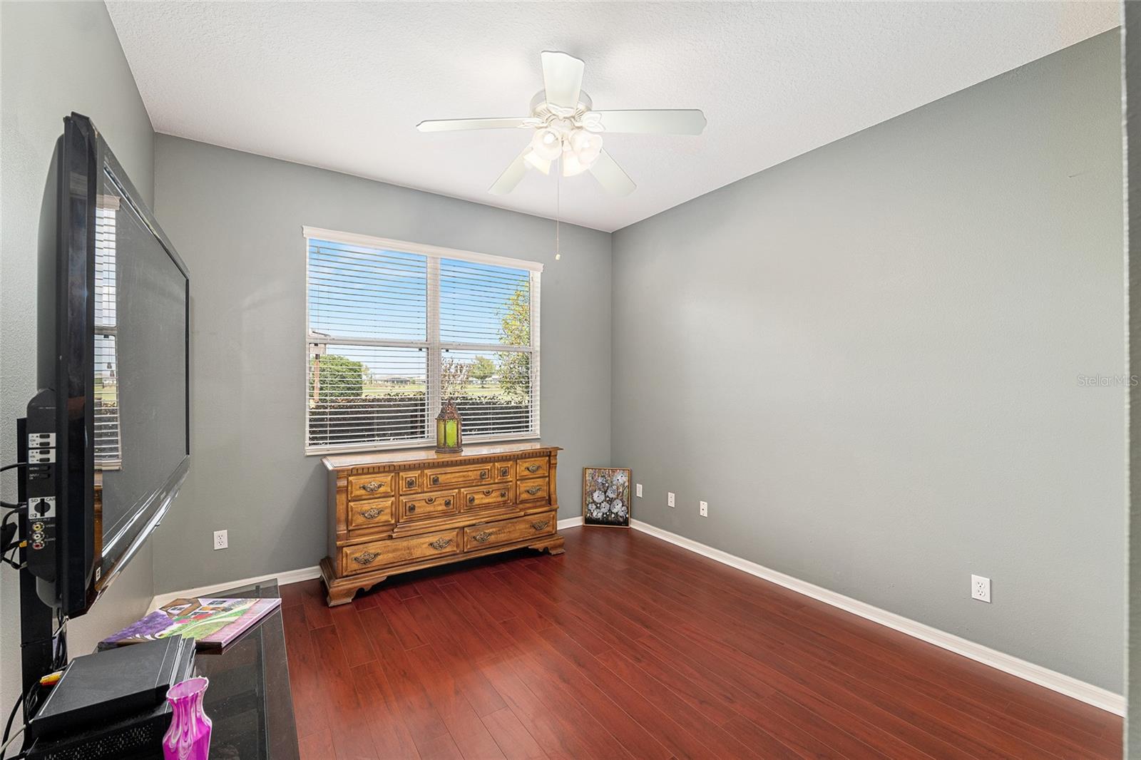 ON TOP OF THE WORLD - Residential