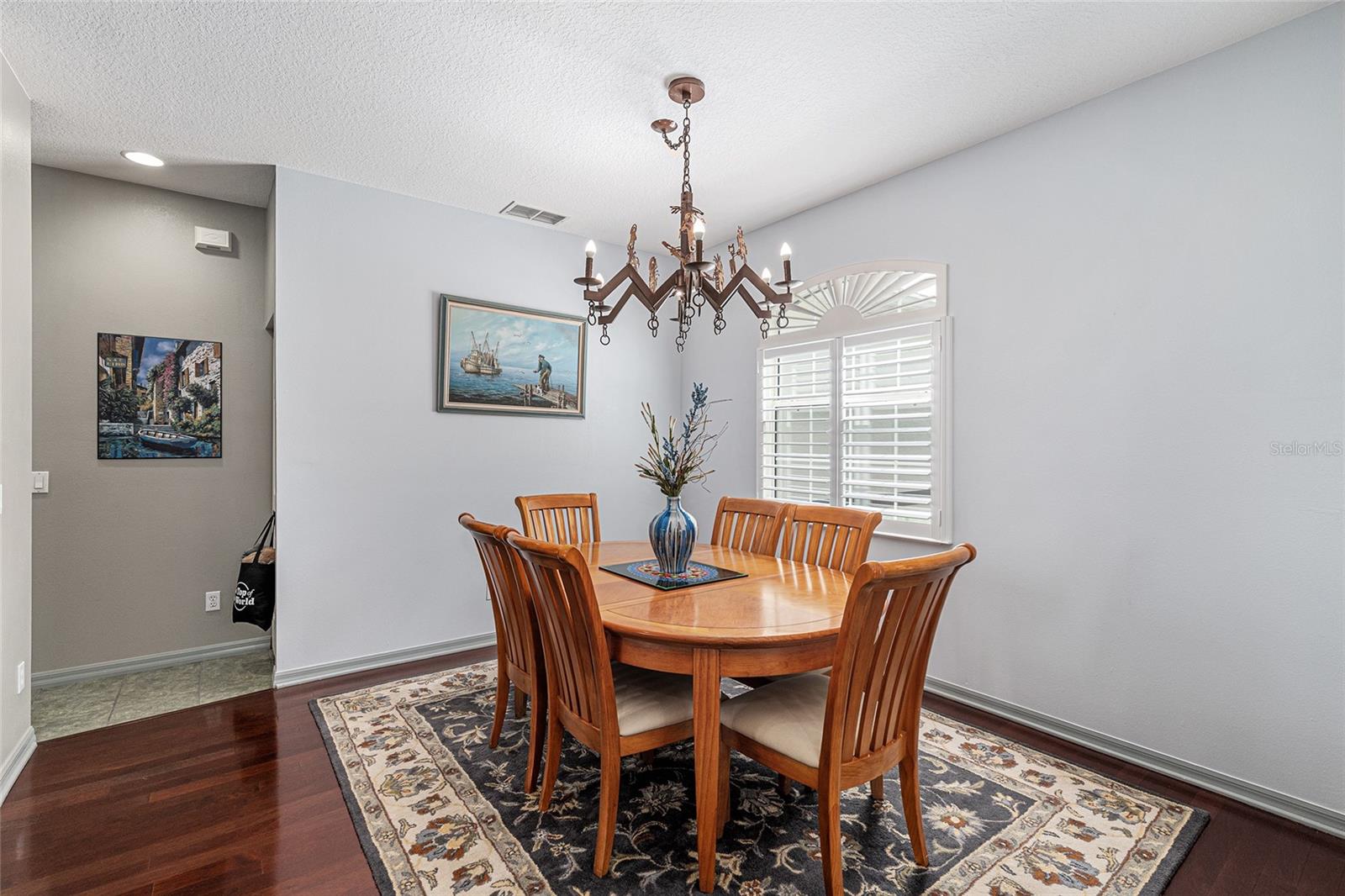 ON TOP OF THE WORLD - Residential