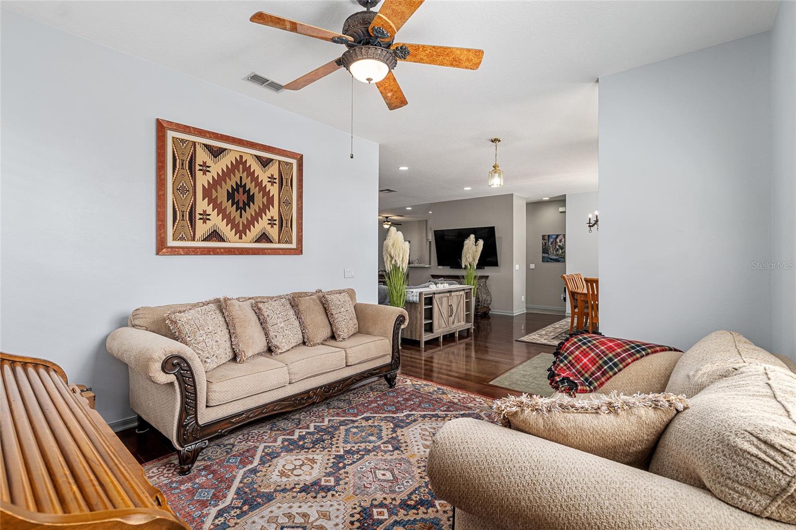 ON TOP OF THE WORLD - Residential