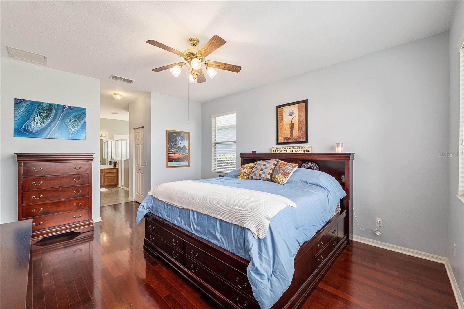 ON TOP OF THE WORLD - Residential