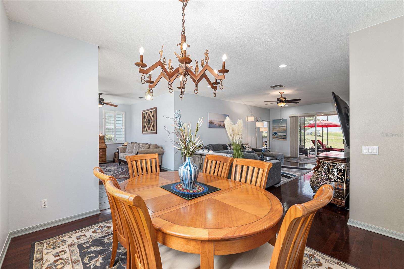 ON TOP OF THE WORLD - Residential