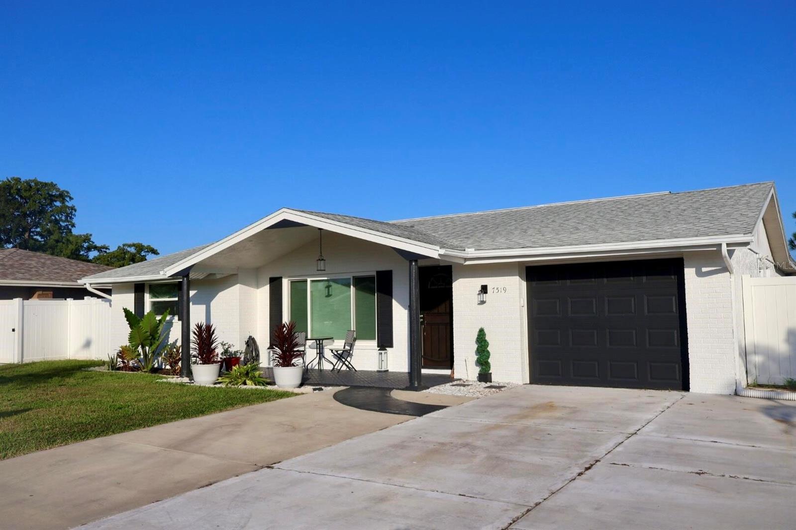 7519 HOLLY LAKE LANE