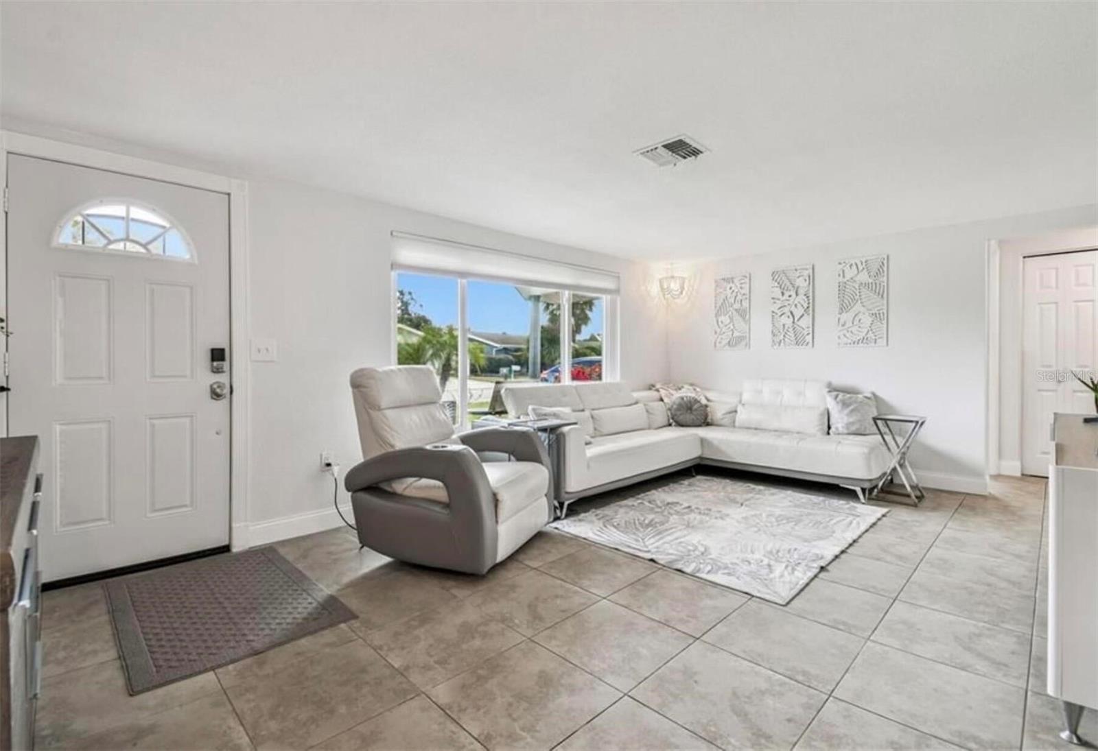 7519 HOLLY LAKE LANE