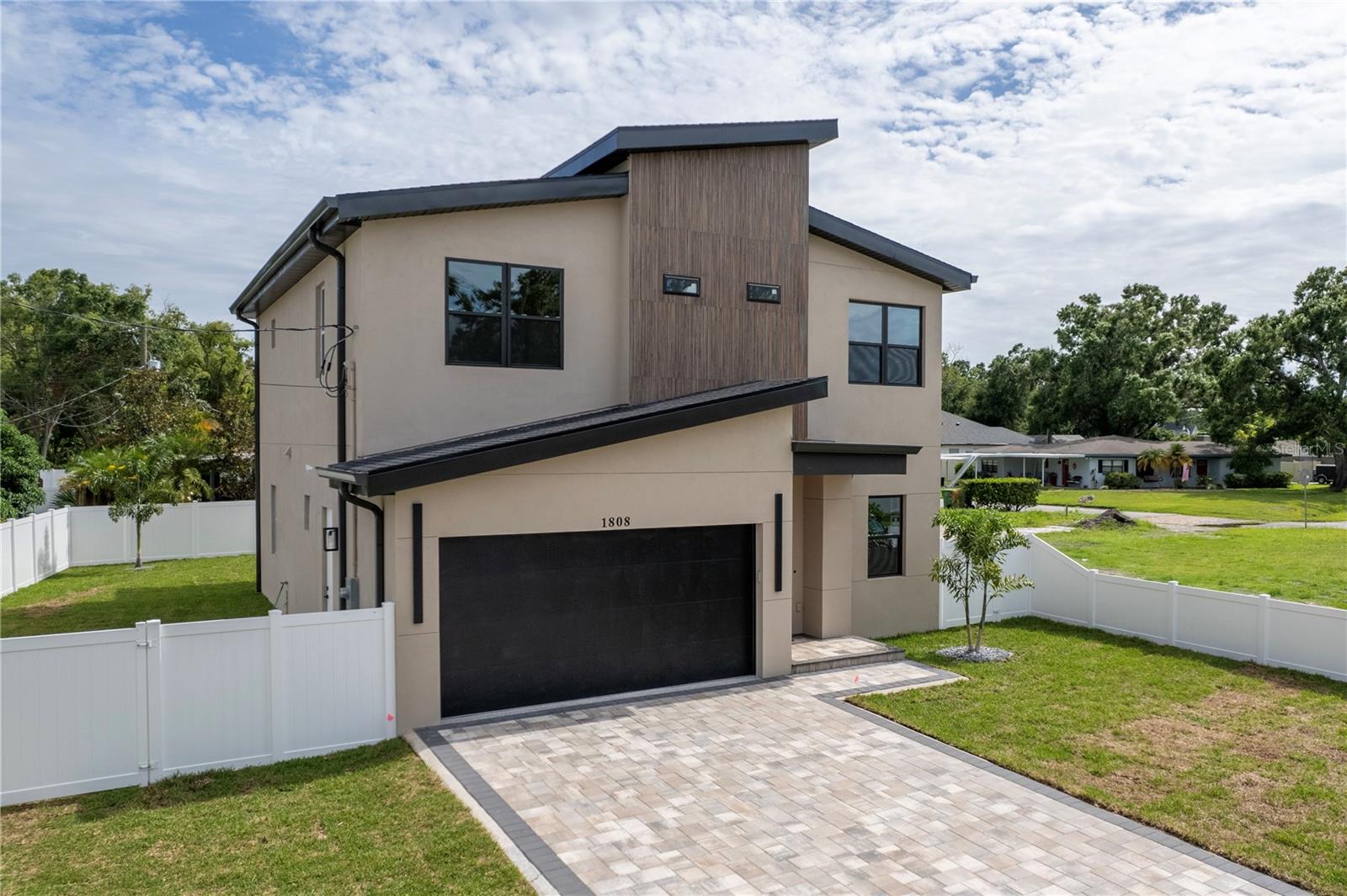 1808 W ERNA DRIVE