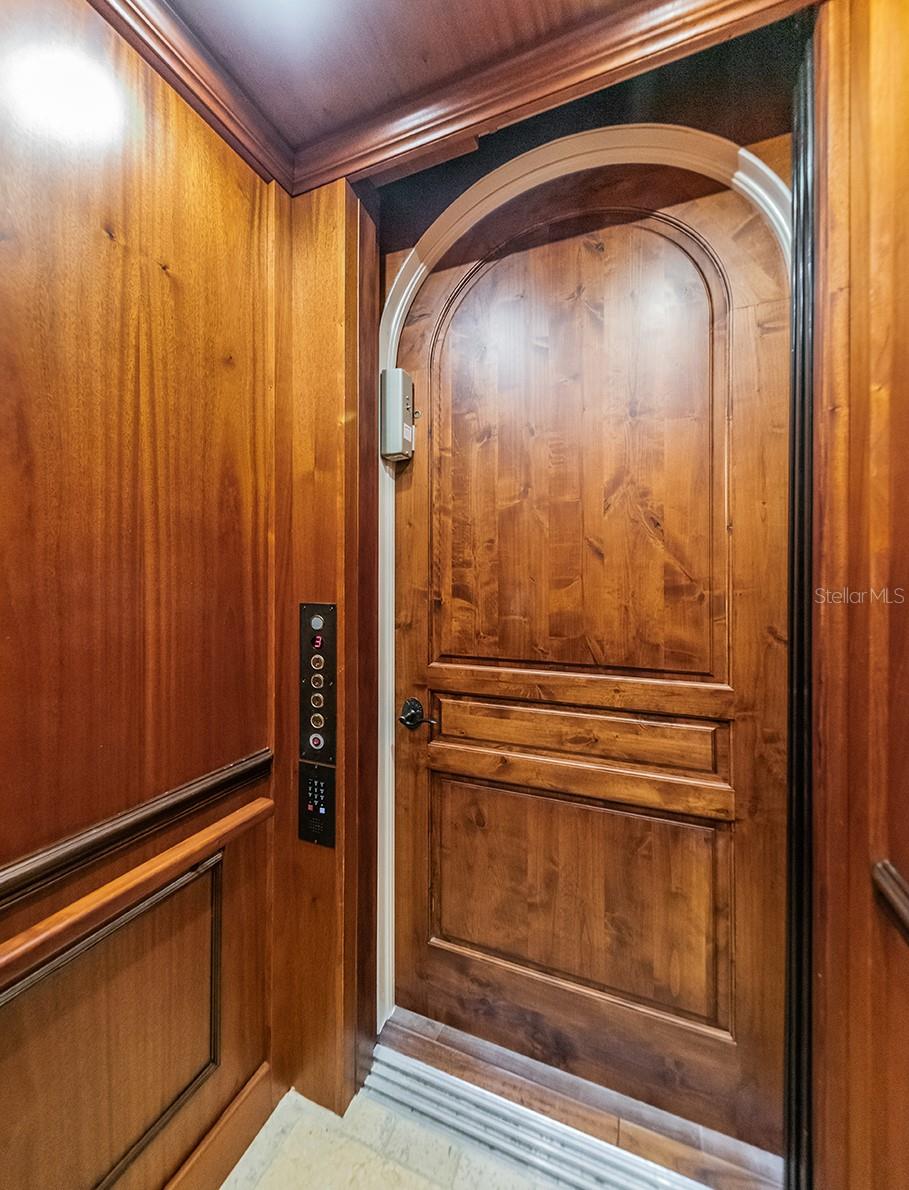 LONE PALM BEACH 2ND ADD - Residential