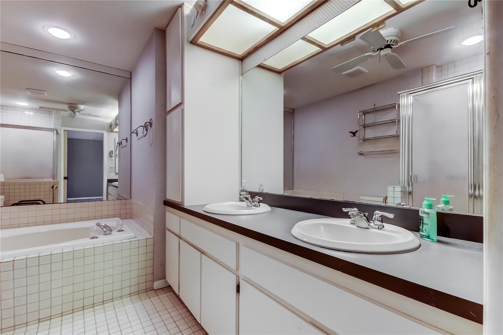 WESTCOTT SQUARE - Residential