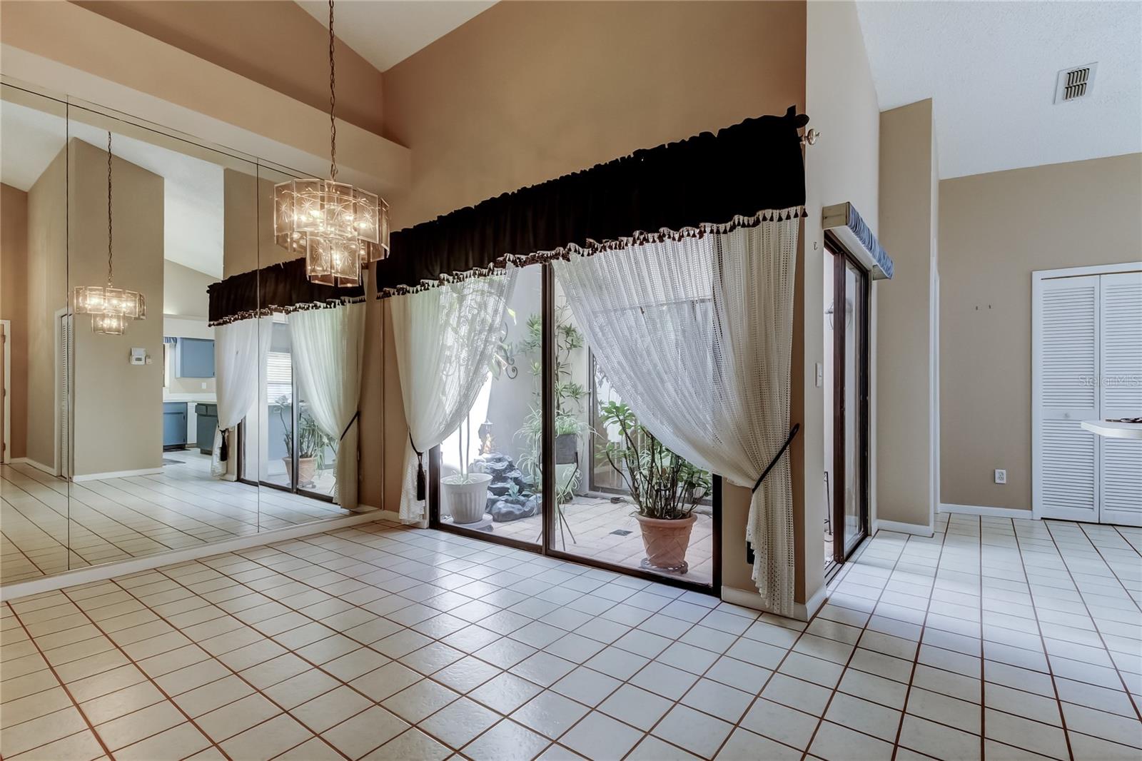 WESTCOTT SQUARE - Residential