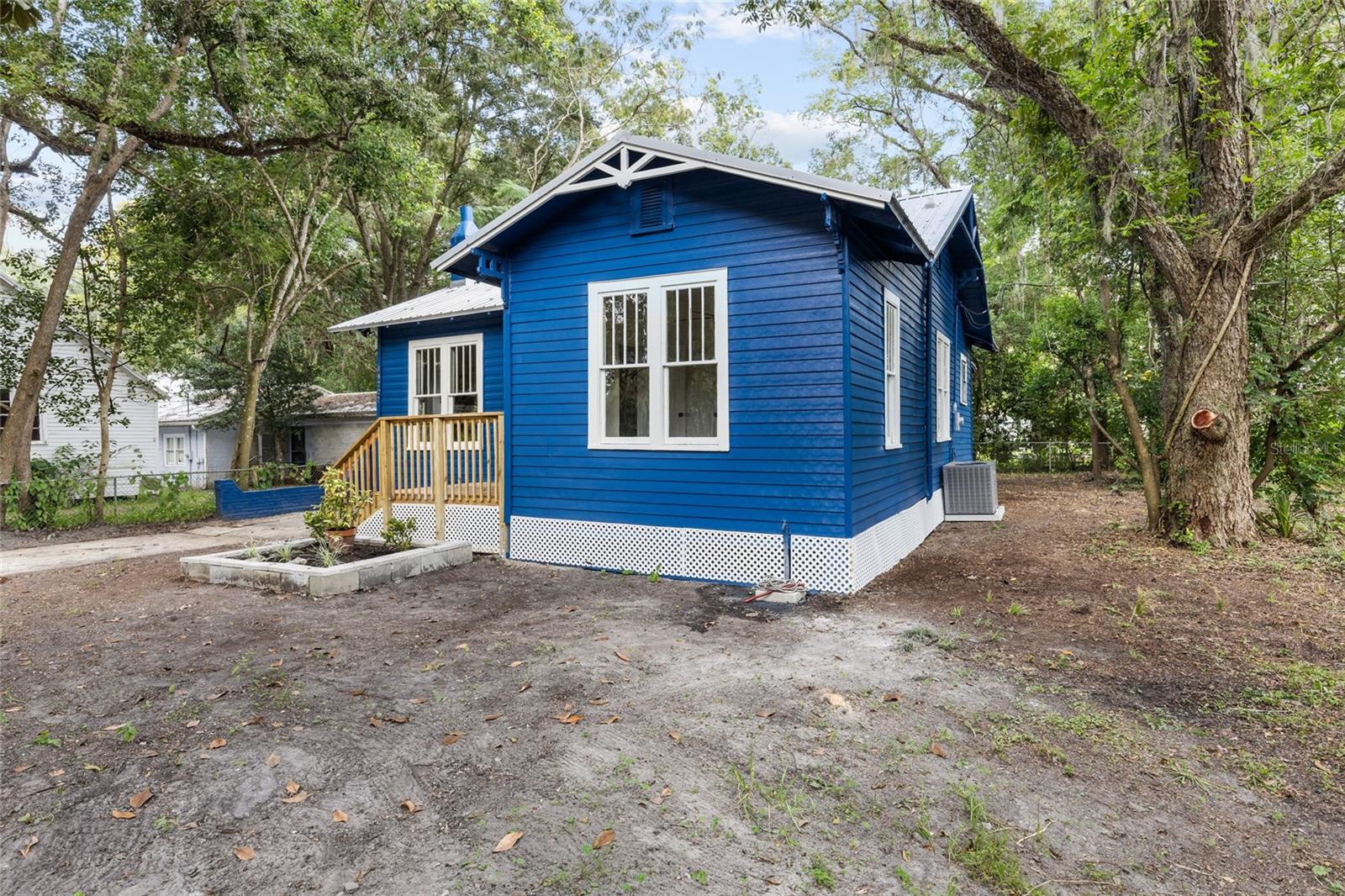 ORIGINAL WALDO - Residential