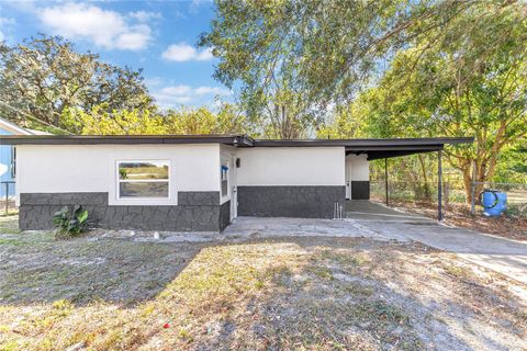 A home in APOPKA