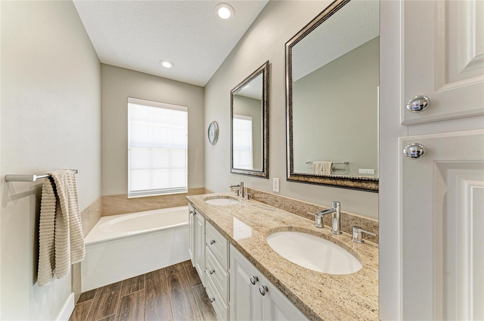 VILLAGEWALK - Residential