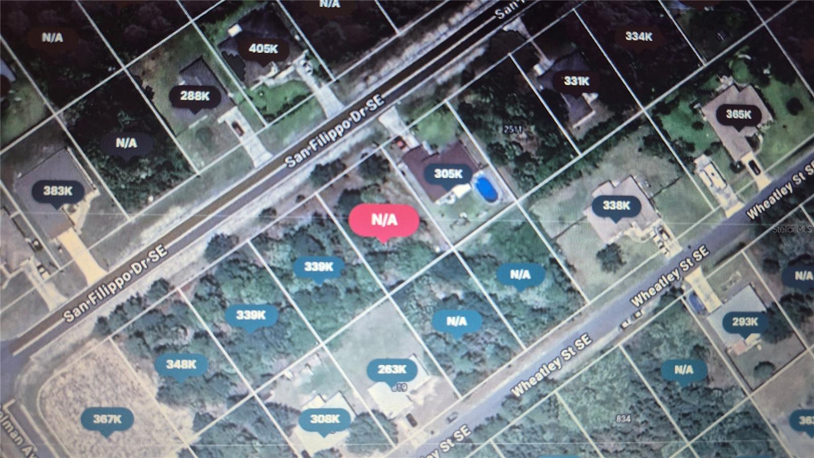 Main image without alt text