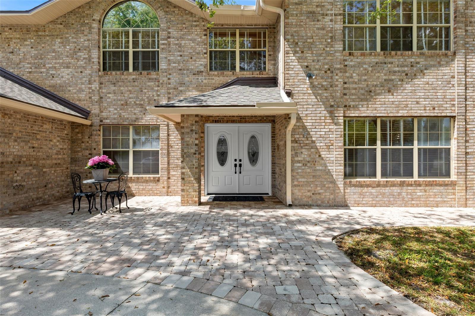 6 LEISURE WOOD WAY