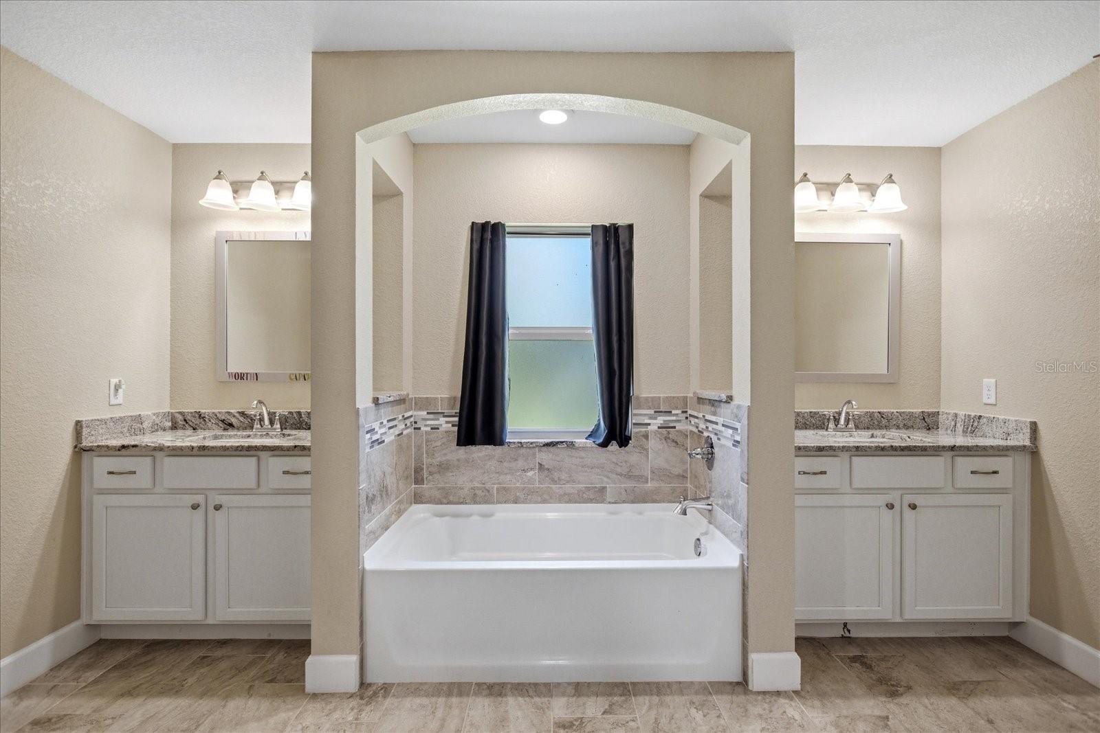 OCALA WATERWAY ESTATE - Residential