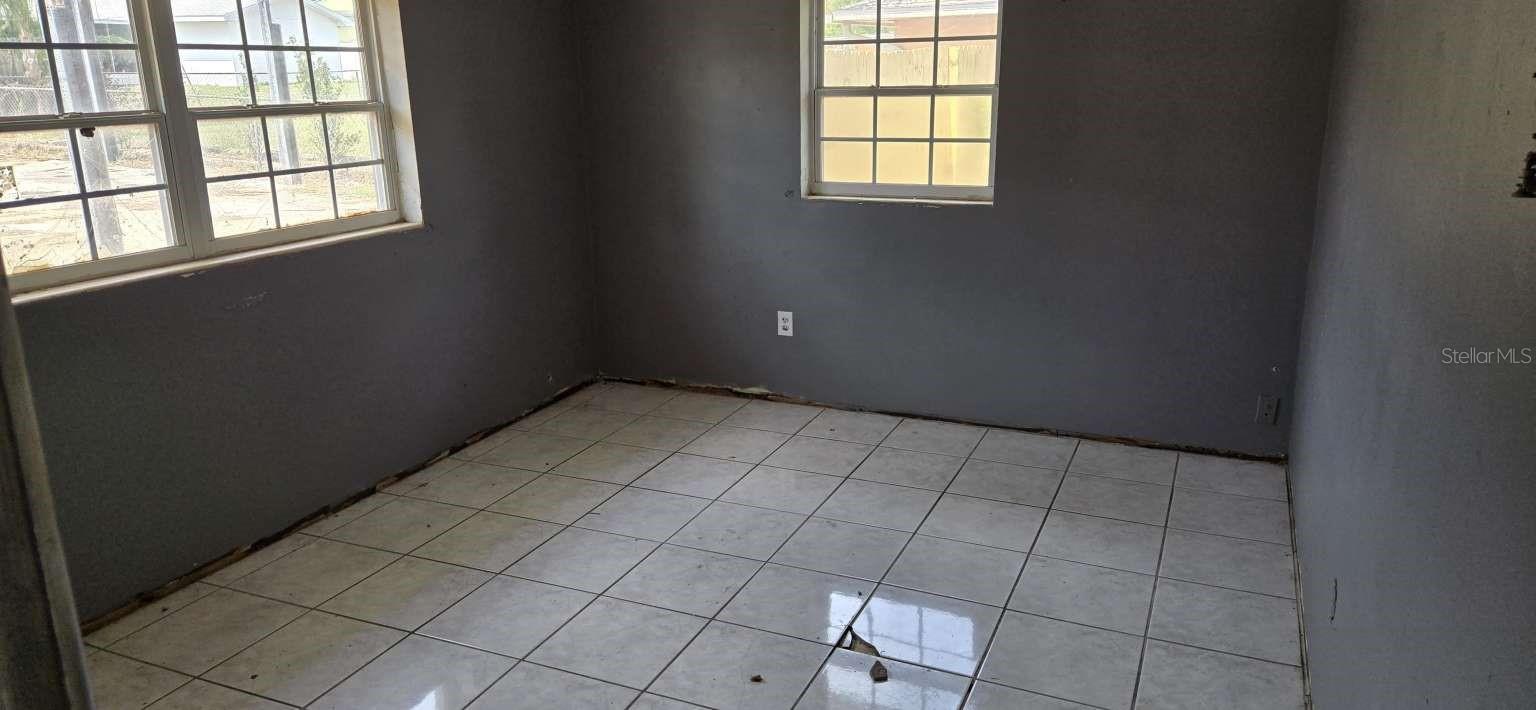 WOODLAND HILLS - Residential