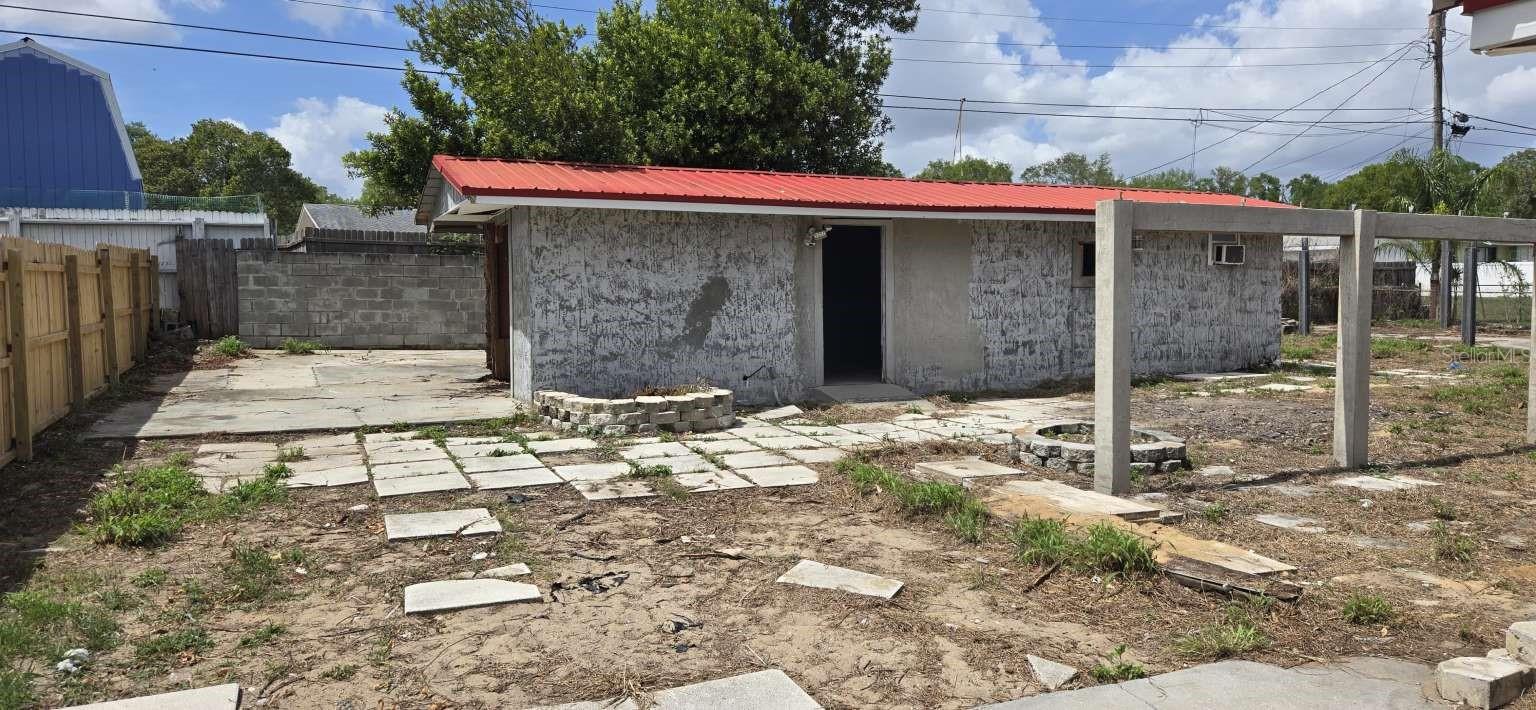 WOODLAND HILLS - Residential