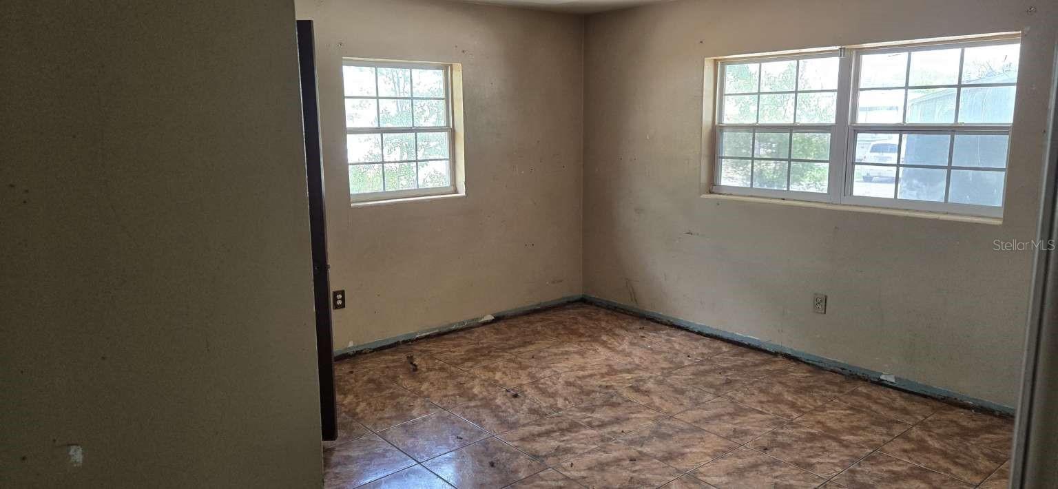 WOODLAND HILLS - Residential